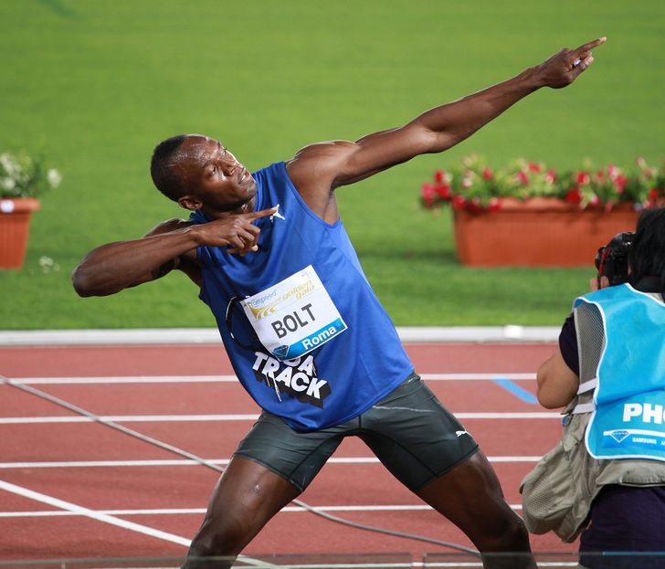 Usain Bolt und seine „Marken-Pose“. Foto: By Steven Zwerink (My hero: Usain Bolt) [<a href="http://creativecommons.org/licenses/by-sa/2.0">CC BY-SA 2.0</a>], <a href="https://commons.wikimedia.org/wiki/File%3AUsain_Bolt_-_Golden_Gala_-_Rome%2C_Italy_-_26_May_2011.jpg">via Wikimedia Commons</a>